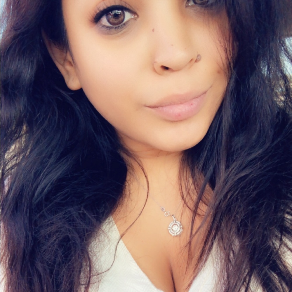 Meet your Posher, Veronica